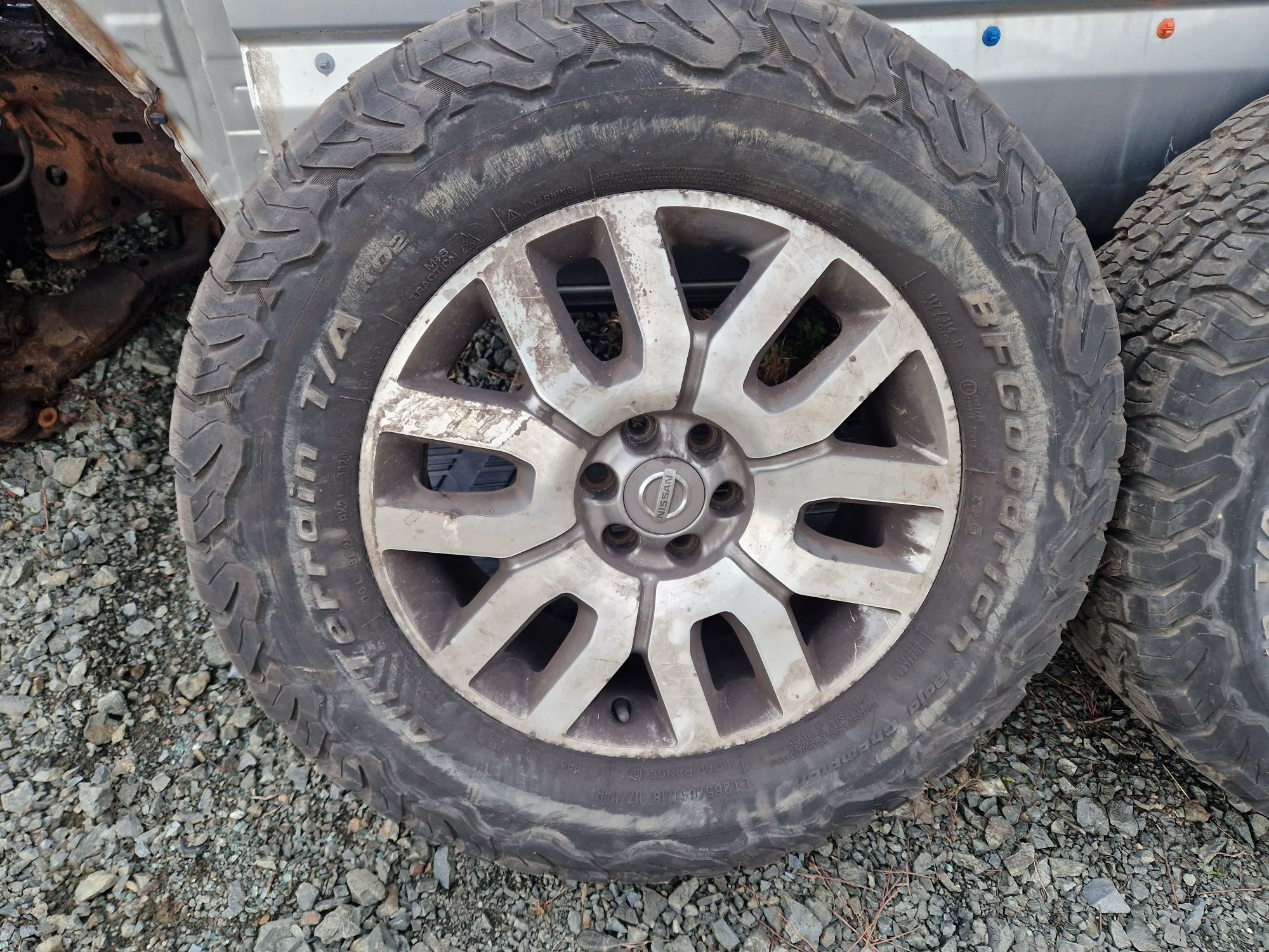 Jante Nissan Navara D40 275/65 R18 cu anvelope BF-Goodrich dot 20