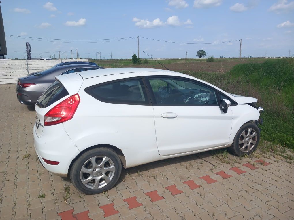 Dezmembrez Ford fiesta 2010 1.4 Benzina !