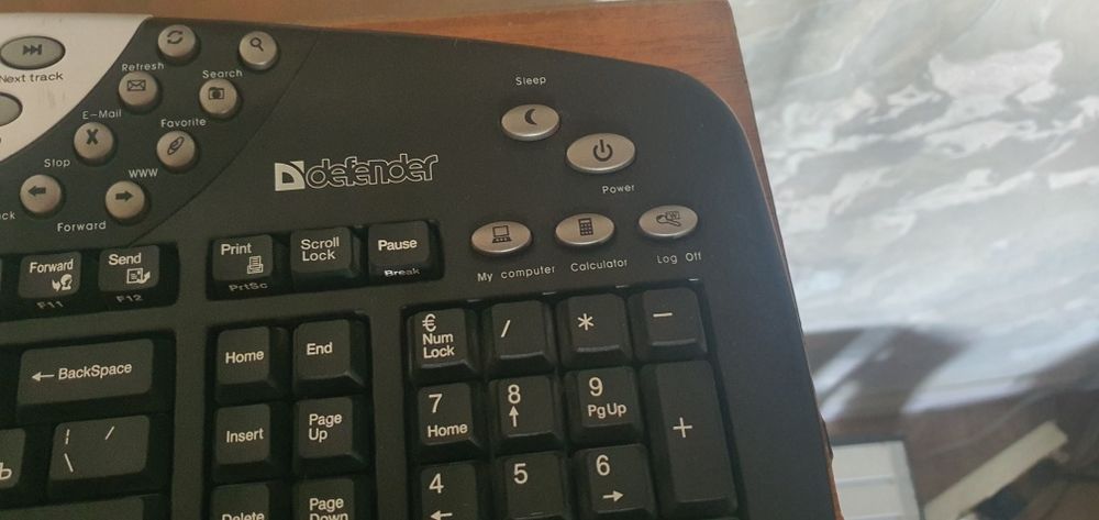 Продаю беспроводную клавиатуру Defender