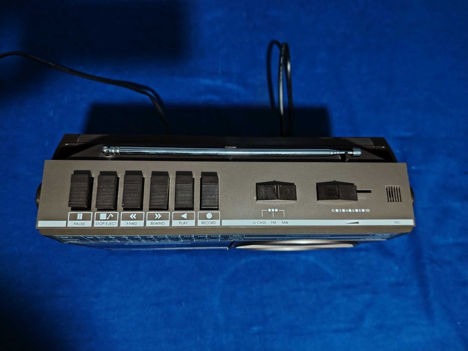 GRUNDIG RR 225 radio casetofon vintage defect, nu se aude în difuzor