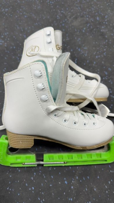 Фигурные коньки GRAF, размер 32 — как новые