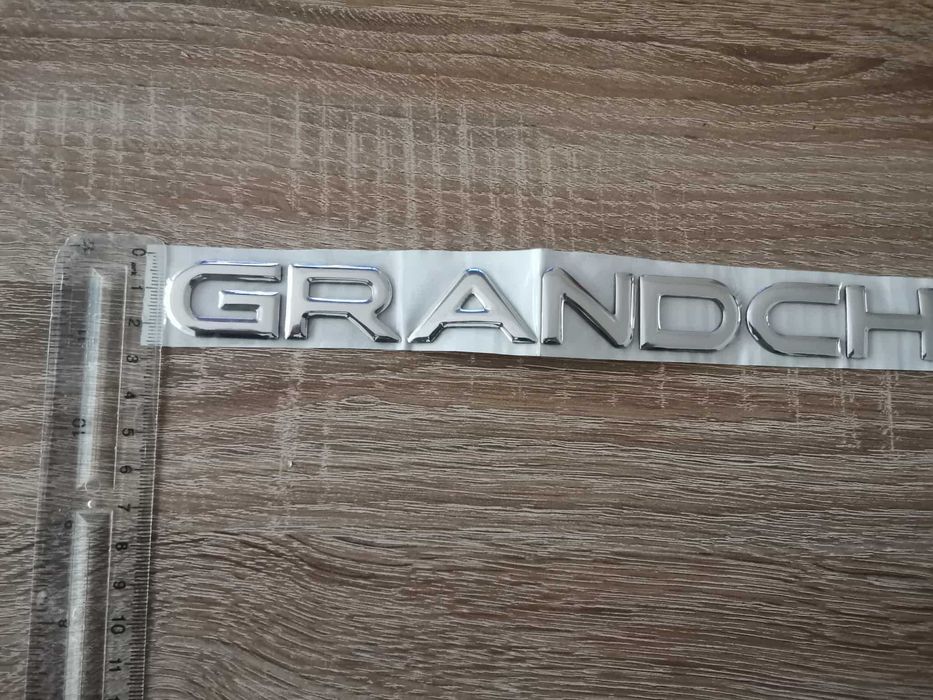 сребрист надпис Jeep Grand Cherokee стар стил