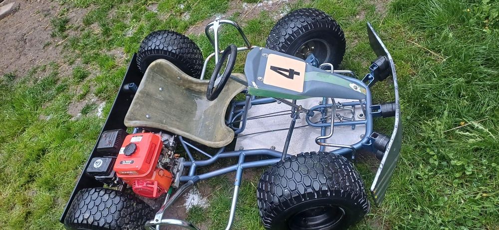 Vând kart 200cm3