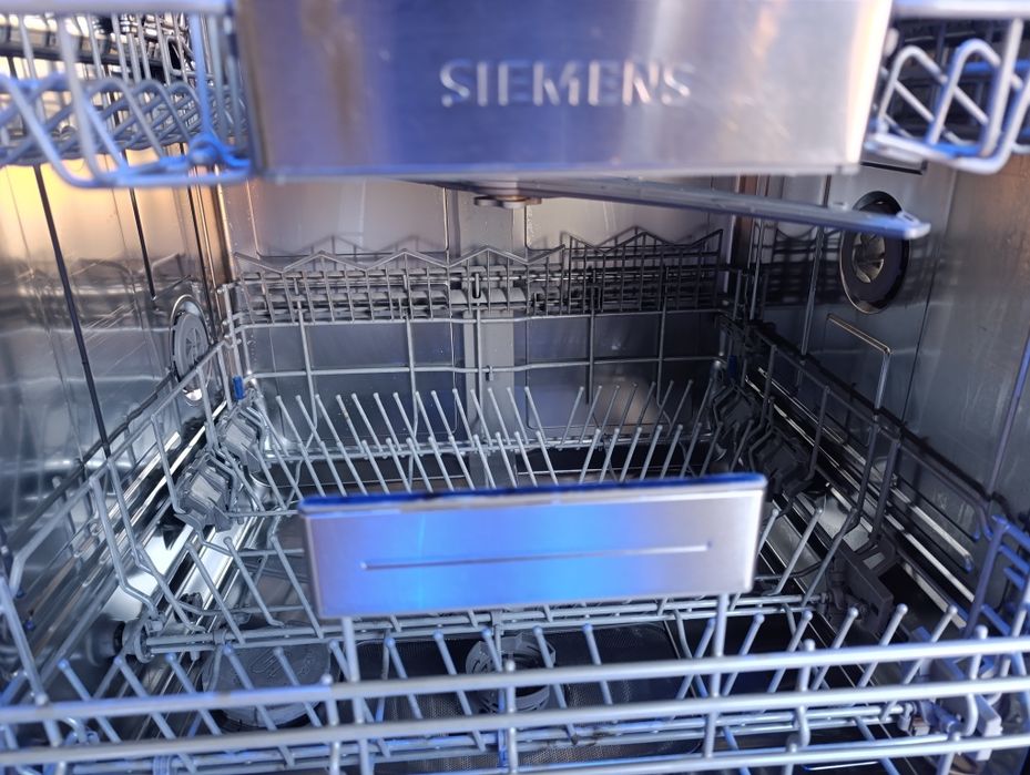 Съдомиялна SIEMENS за Пълно вграждане