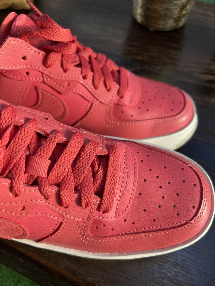 Дамски обувки  NIKE AIR FORCE 1