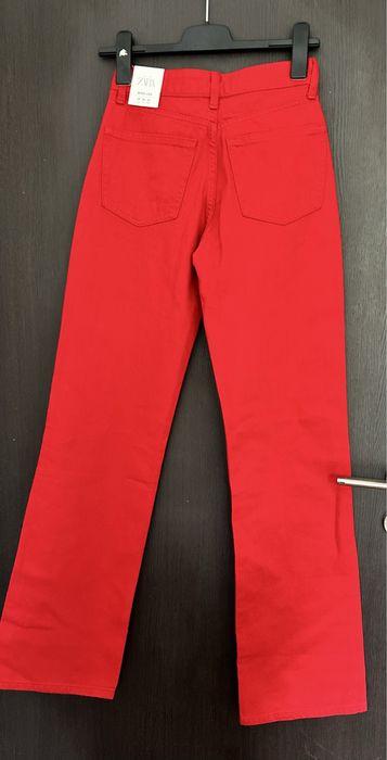 Blugi Zara roșii