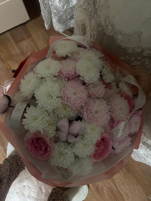 Цветы белые, розовые, цена бюджетная