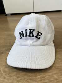 Nike,Reeil,Columbia шапки