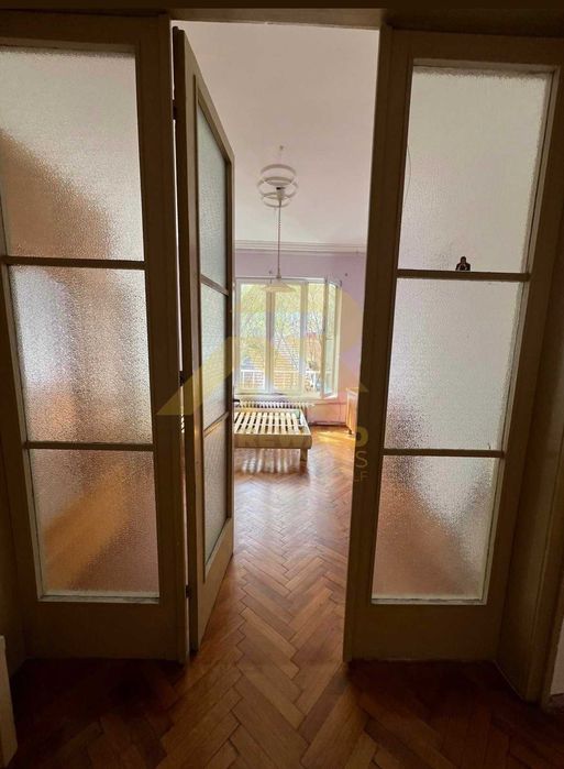 Продава се Тристаен апартамент в София, Медицинска академия - 72 кв.м за 3778 €/кв.м - Снимка #2