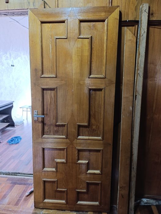 Двери деревянные