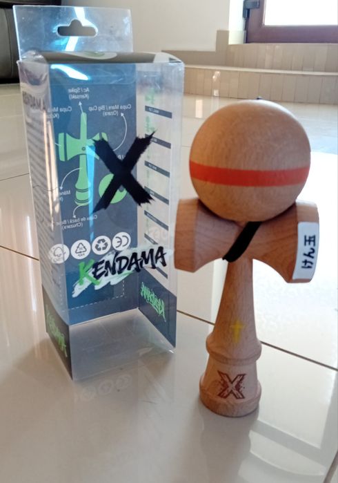 Kendama X semnată de Kojo Jack Spintecatorul