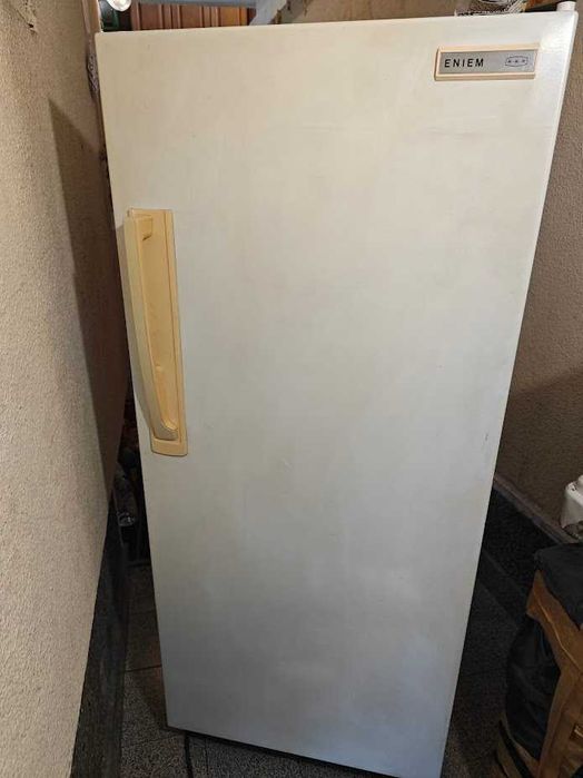 Фризер Eniem, вертикален