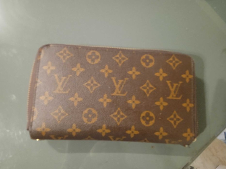 Чанта /портмоне/ Louis Vuitton, оригинална