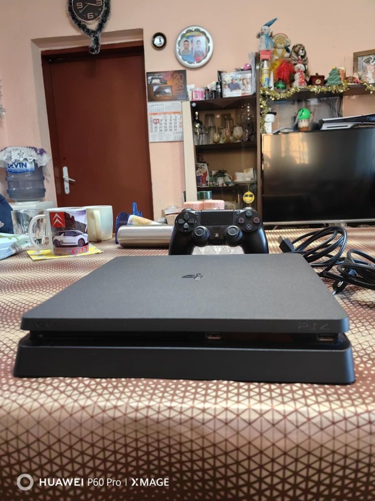 Playstation 4+джойстик 1TB