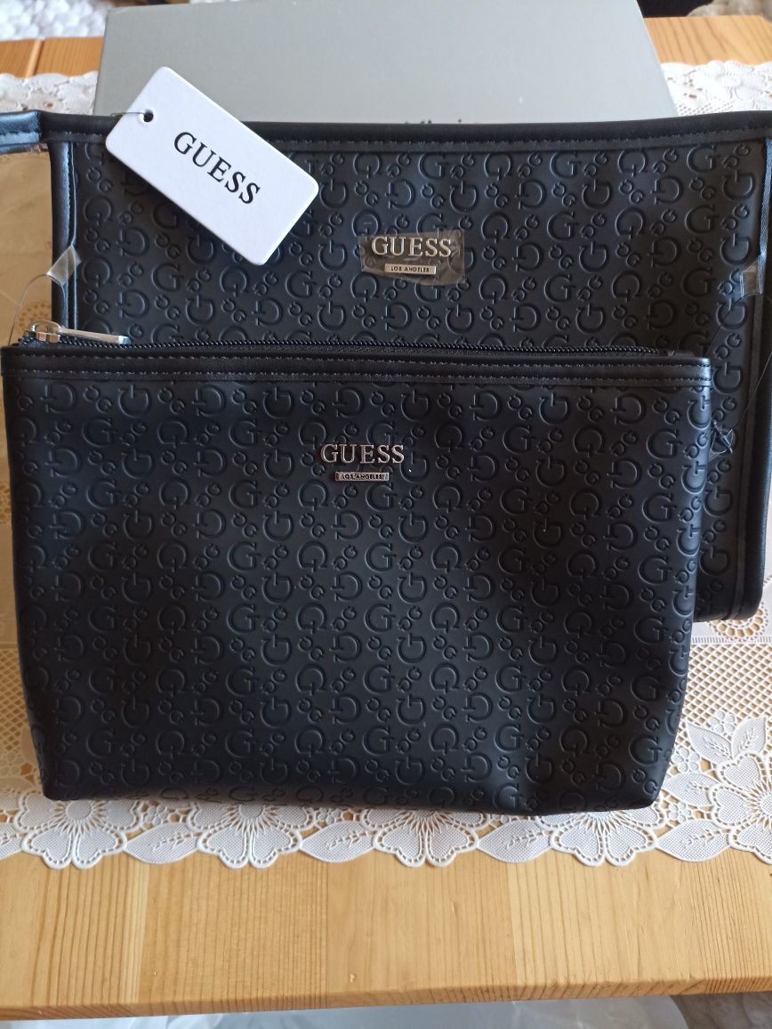 Намалени!!! Несесери Guess, комплект за пътуване