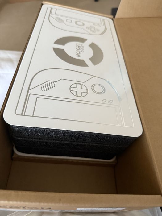 Consola Lenovo Legion Go S - 32Gb Ram - 1TB SSD - Nou - Sigilat