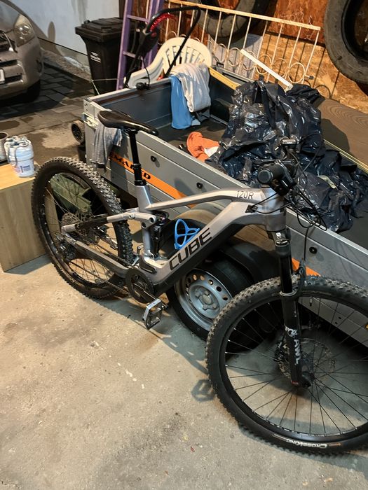 Vând bicicletă electrică Cube Stereo Hybrid 120