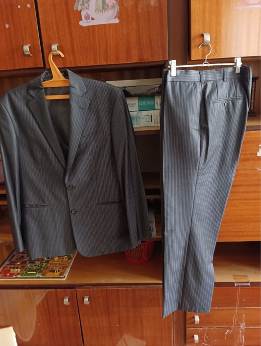 Мужской костюм двойка в отличном состоянии