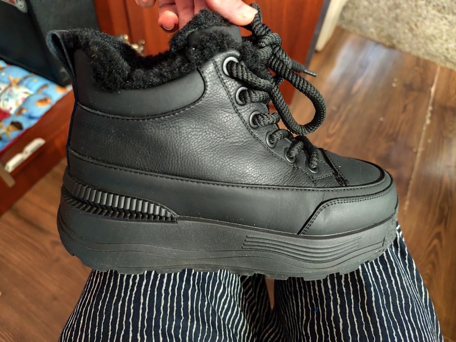 зимняя женская обувь ,мех, эко кожа 39 размер