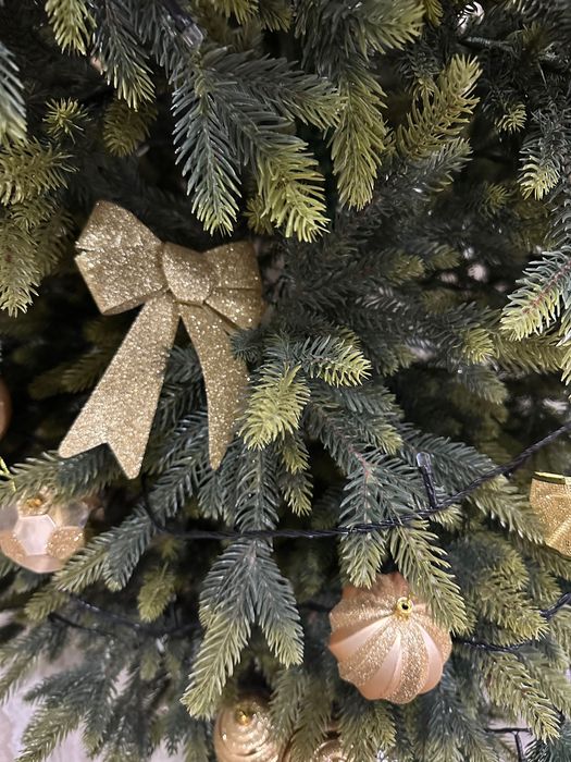 Елка силиконовая,литая,с игрушками и Дедом Морозом «Сибирская»2.10м