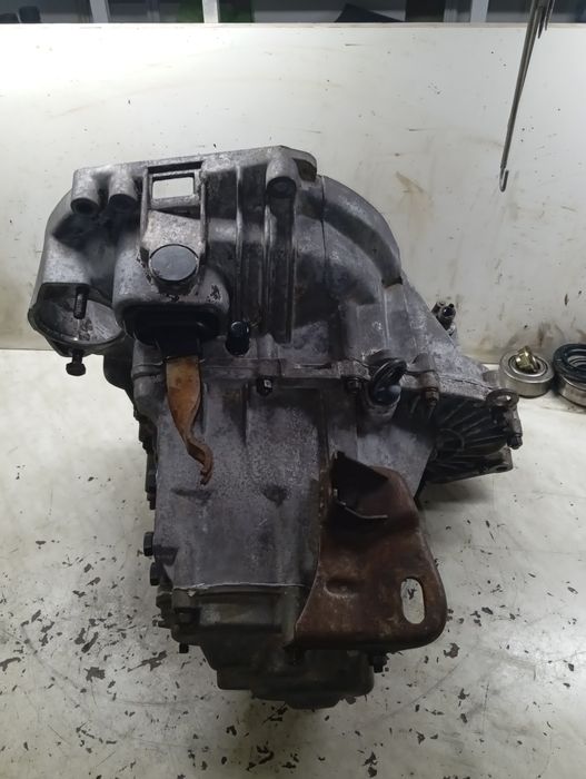 МКПП 2110.стартер на два болта.