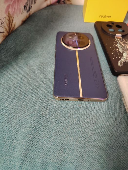 Telefon Realme 12 PRO Plus.