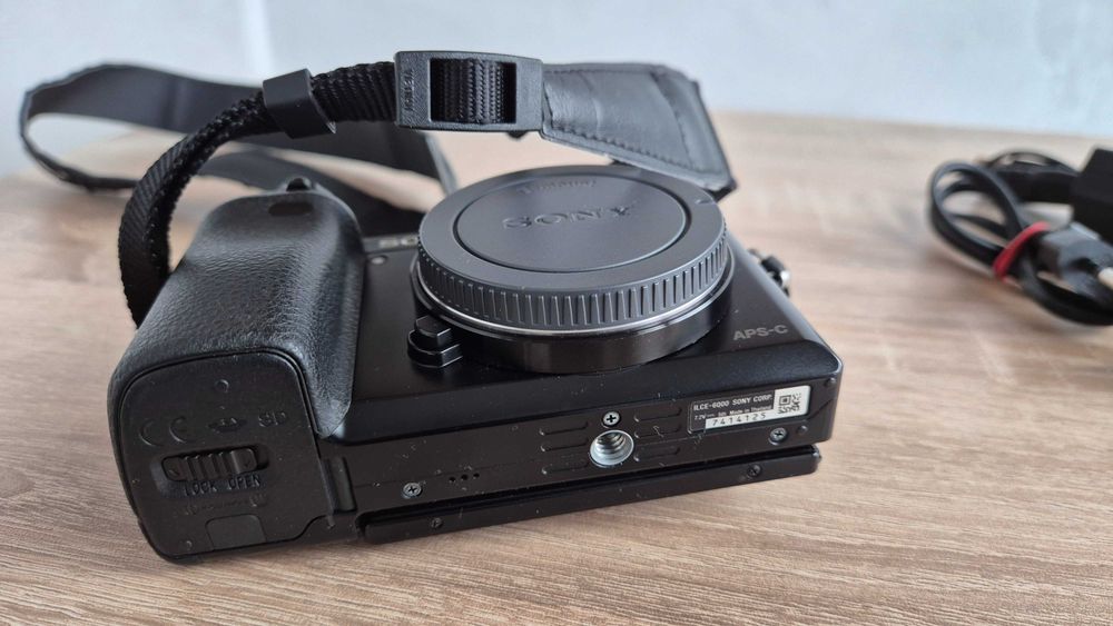Sony Alpha 6000 ILCE-A6000L