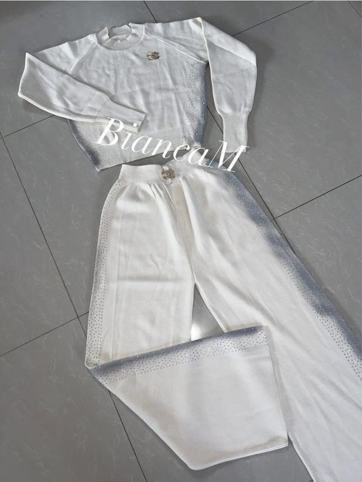 Compleu tricot cu pietre crem
