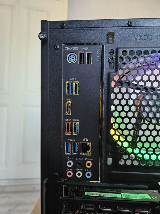 Геймърски компютър rtx 3060 12gb/ram 32gb/i7 9700f