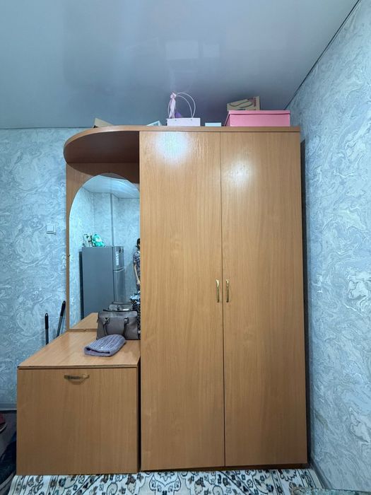 Прихожая шкаф торг есть 10-15 тысяч