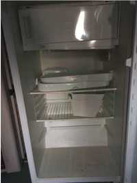 Холодильник белый старый