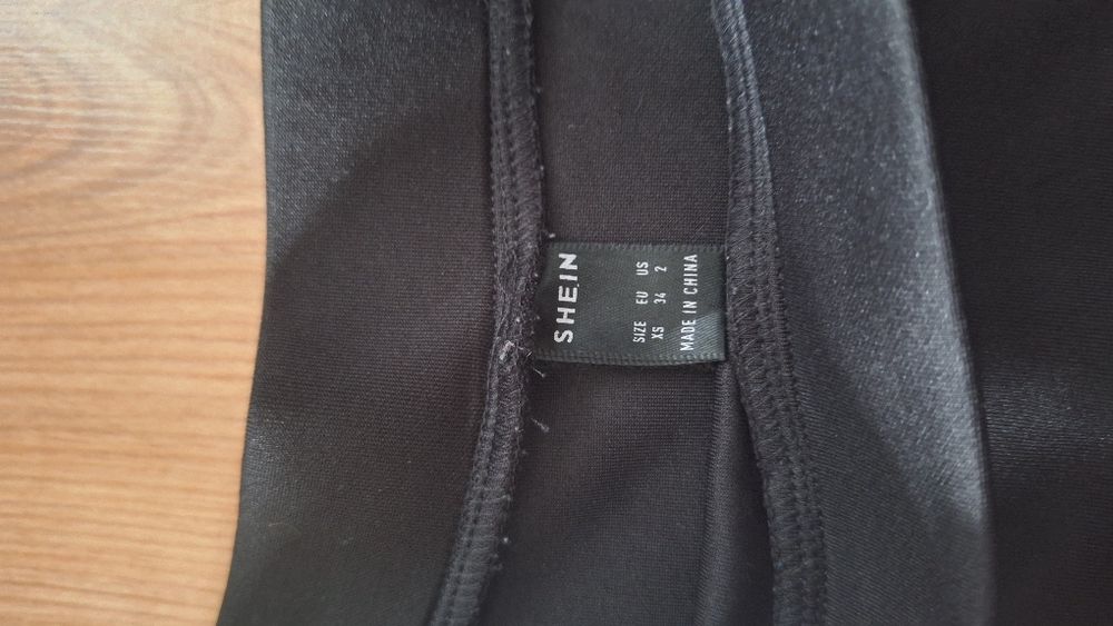 Дамска черна пола