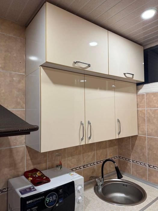 Продается встроенный мебель прихожая и для кухни