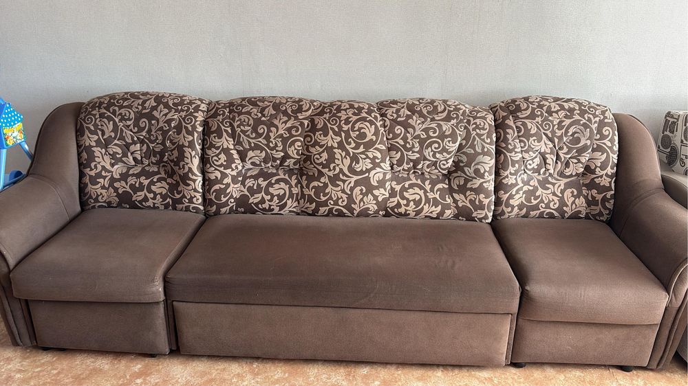 Продам диван в хорошем состояний