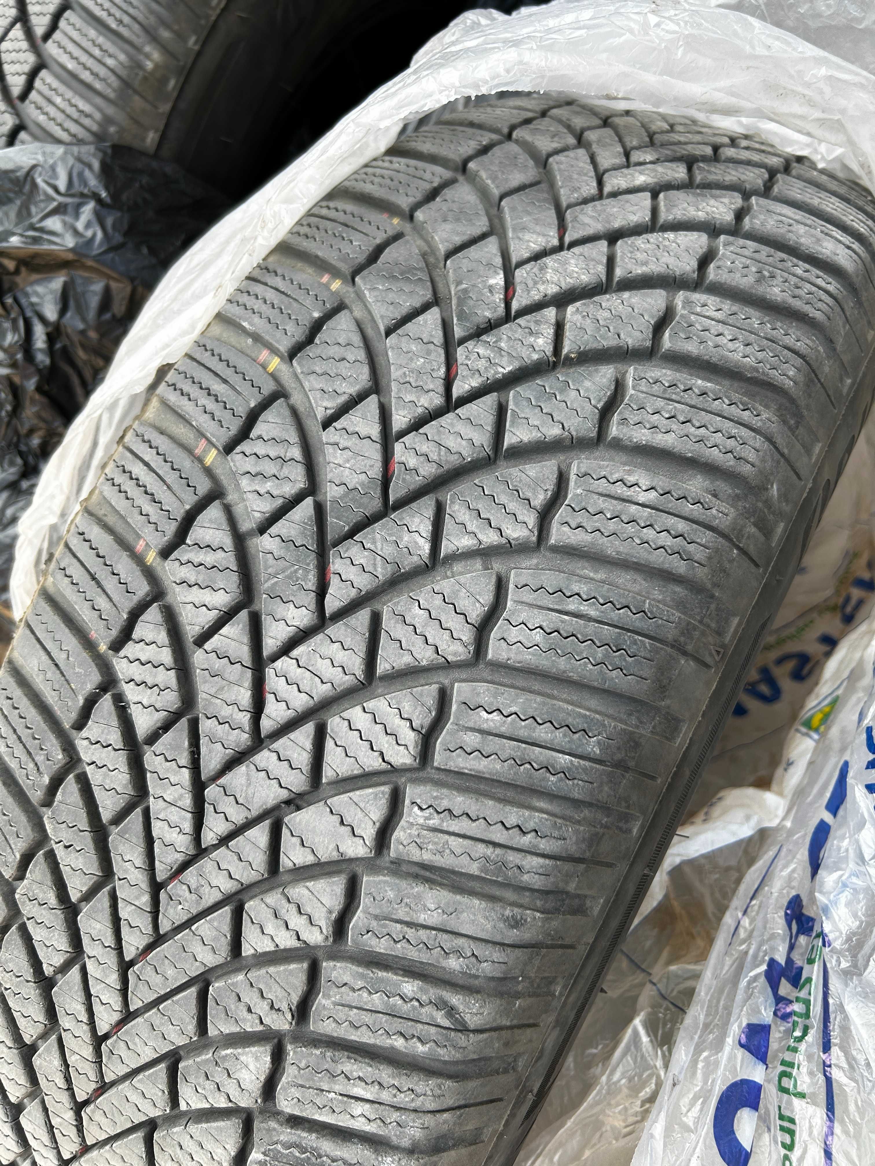 Зимни гуми 4 броя BRIDGESTONE Blizzak LM005 215 65 R17 дот 2020
