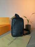 Borseta Piept Louis Vuitton Sling Bag Monogram Calitate Premium