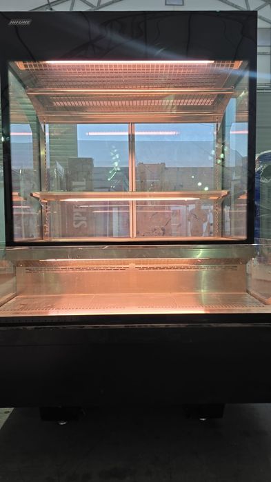 Vitrina frigorifica mezeluri afumături carne