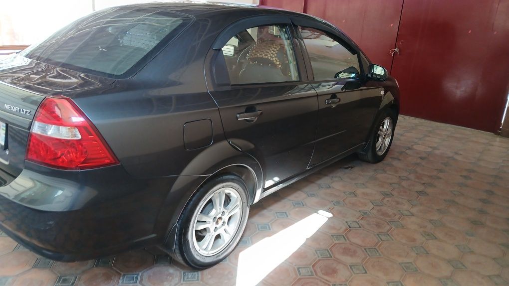 Продаётся Нексия 3 автомат.