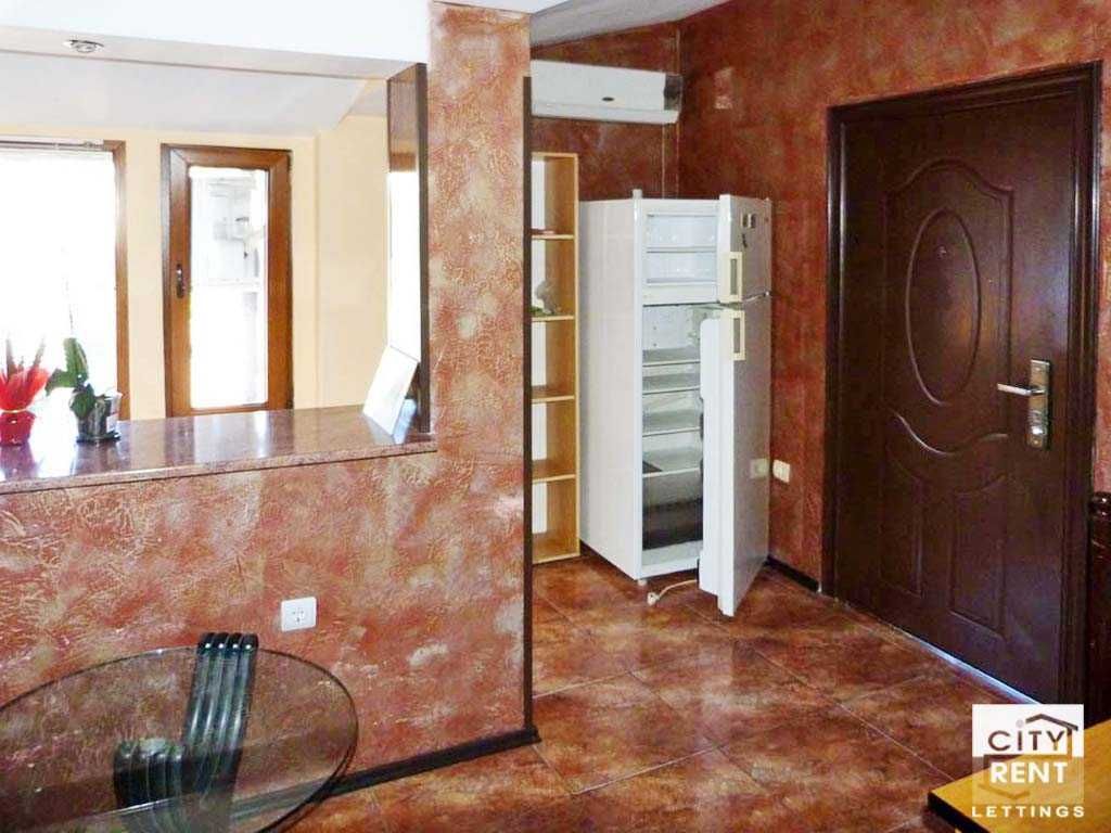 Дава се под наем Двустаен апартамент в Велико Търново, Център - 50 кв.м за 230 € - Снимка #2
