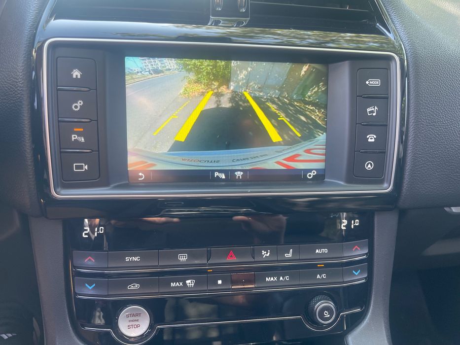 Jaguar F-pace AWD 180  ATENTIE! Nu schimburi Pret fix 10000 euro.