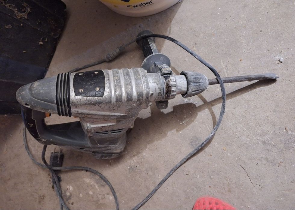 Къртач на марката  Titan