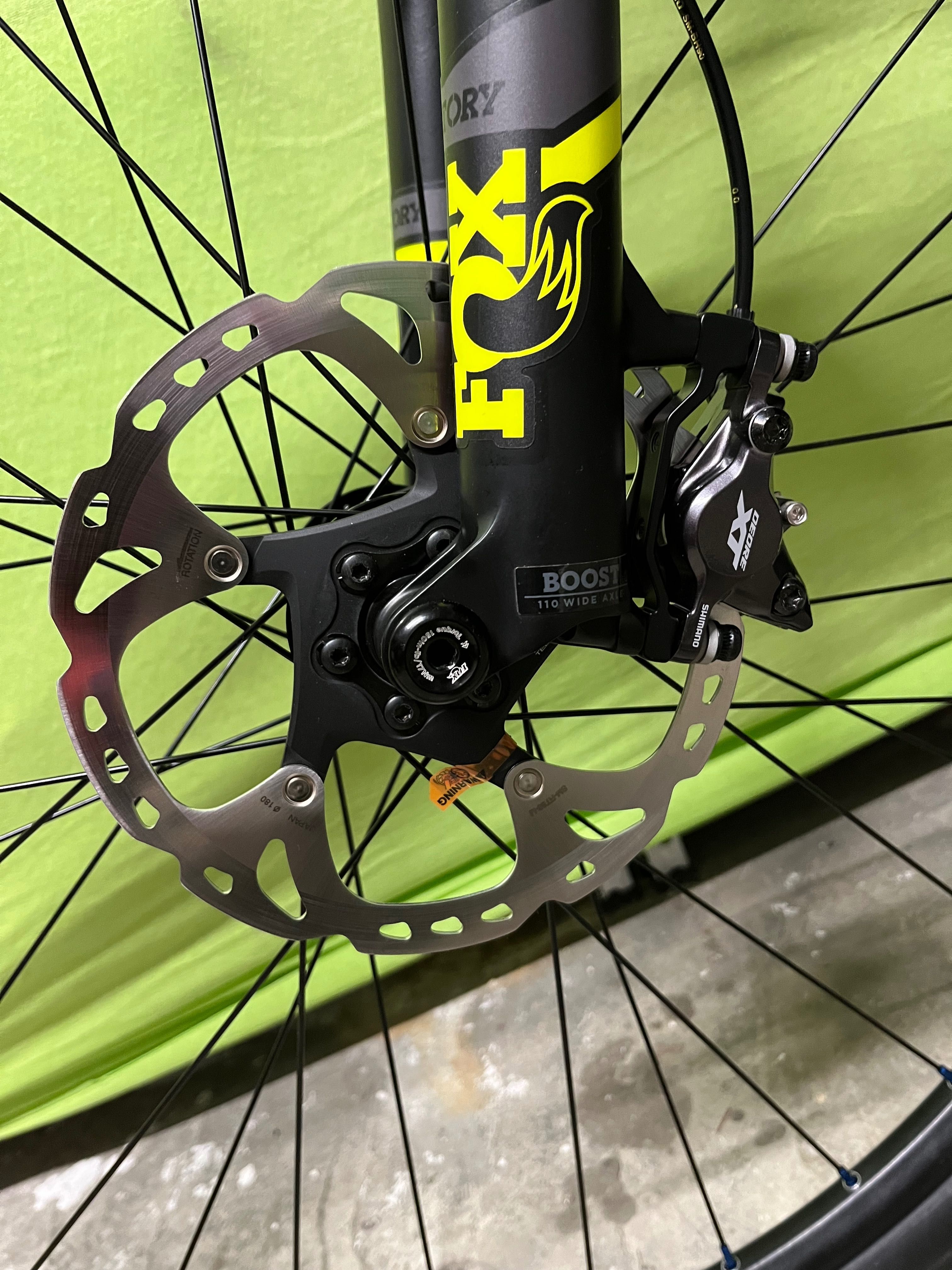 Ултра лек карбонов MTB велосипед 8.5кг, Fox 32, DEORE XT монтаж