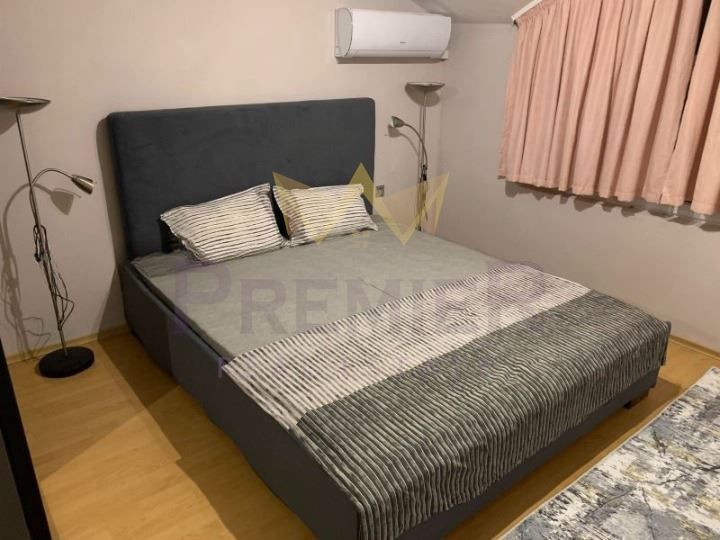 Тристаен апартамент + Паркомясто, Кабелна Тв, Интернет и входни такси