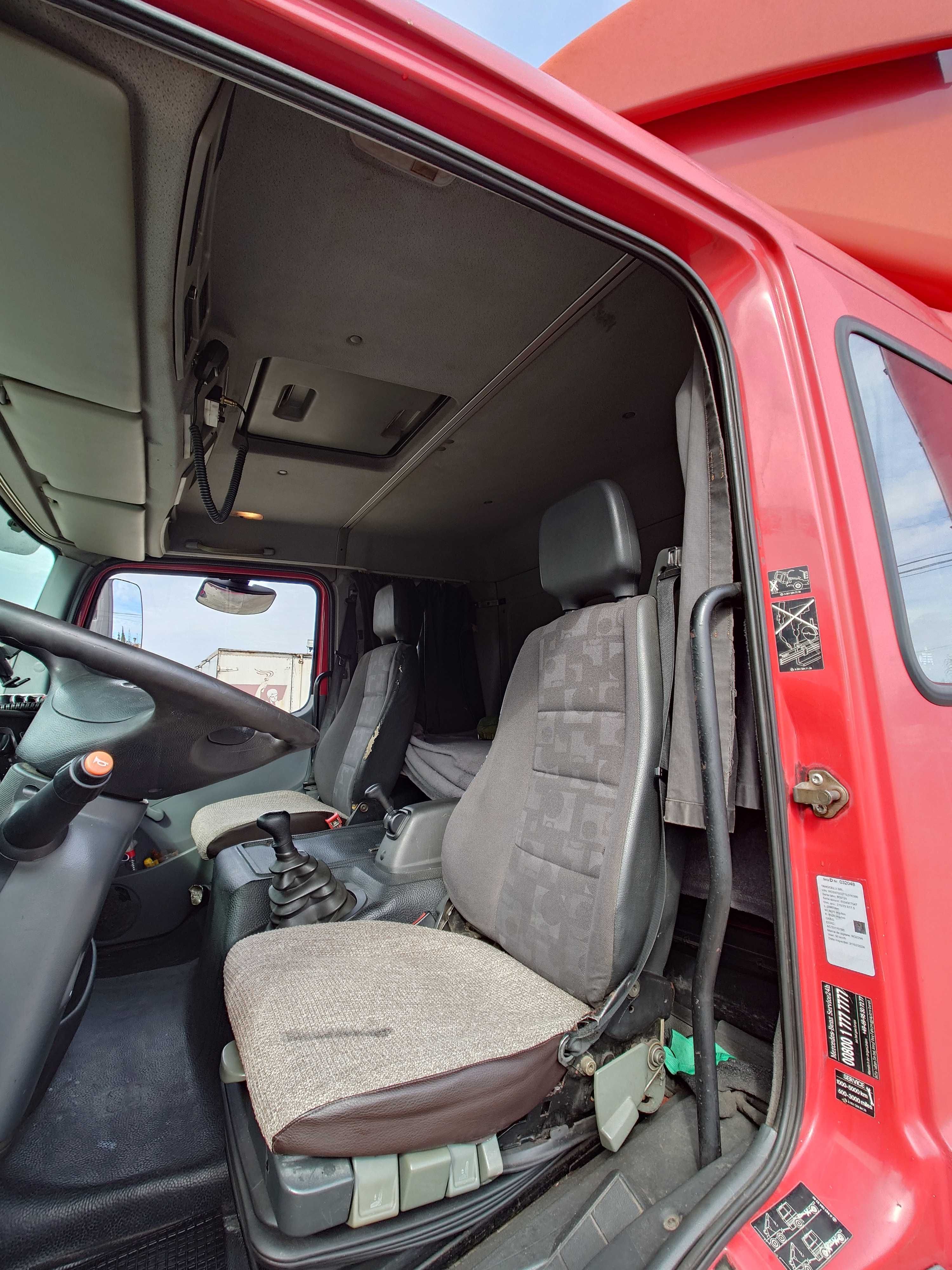 Mercedes-Benz ATEGO 818 Cabina Dubla