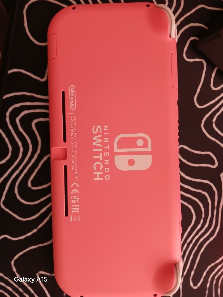 Продавам чисто ново nintendo switch lite