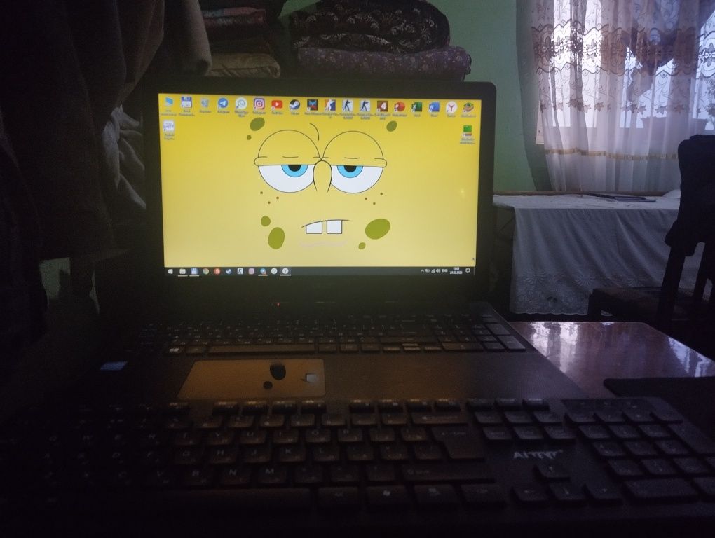 Acer noutbuk  4 ram