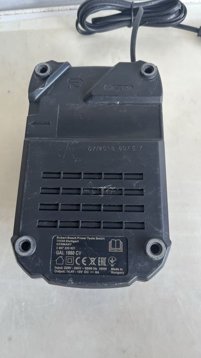 Incarcator Bosch GAL 1880 , 18 volti li-ion , profesional, Defect