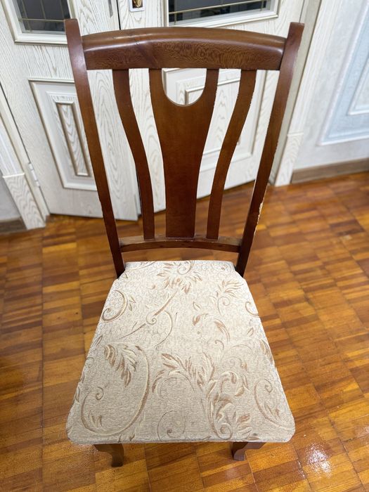 Арзонга стол ва стуллар сотилади