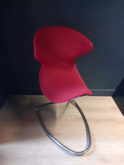 Scaun modern , picior metalic 1 bucata