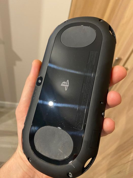 Playstation PS Vita 2000 Negru • Modată • 128GB Jocuri
